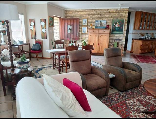 3 BEDROOM HOUSE FOR SALE IN STILBAAI-WES